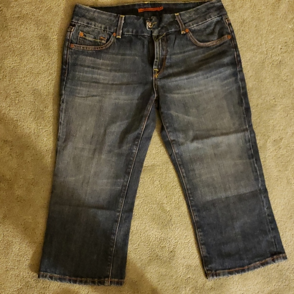 EUC Vertigo Jeans Sz 8/30 cropped jeans
